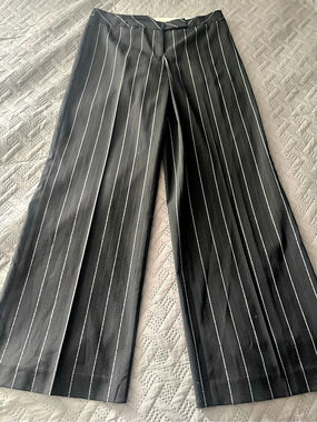 Bebe Striped Wide Leg Pants in Black & White Size 10 Like New